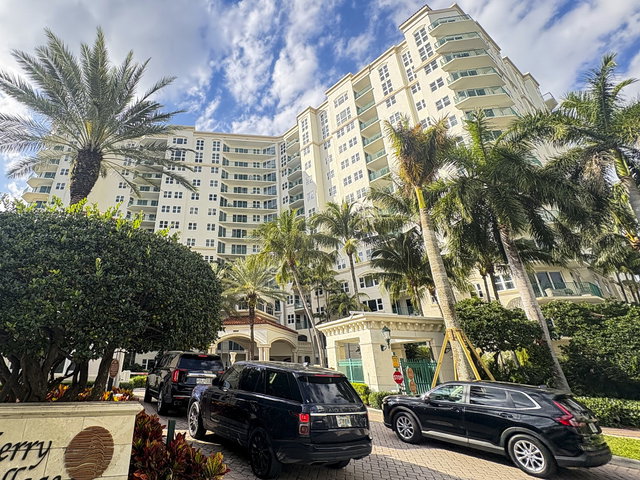 Turnberry Village  photo 2